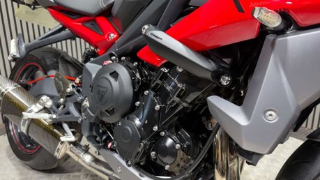 Triumph Street Triple R 2013 ONLY 21K QUICK SHIFTER, LOADS OF EXTRAS, LONG MOT 37