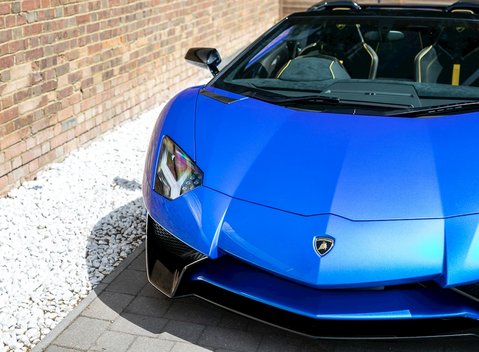 Lamborghini Aventador SV LP750-4 Roadster 29