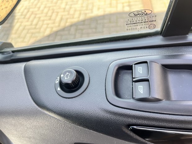 Ford Transit Custom Transit Custom 300 L2 Diesel FWD 2.0 Eco Blue 130ps Low Roof Limited Van 11