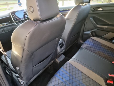 Volkswagen T-Roc R TSI 4MOTION DSG Full Service History Excellent Condition 46