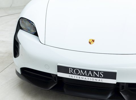 Porsche Taycan GTS Sport Turismo 26