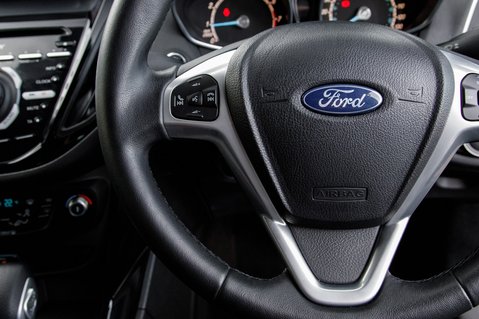 Ford B-Max TITANIUM 18