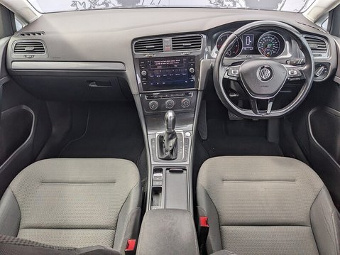 Volkswagen Golf SE NAVIGATION TDI DSG 13