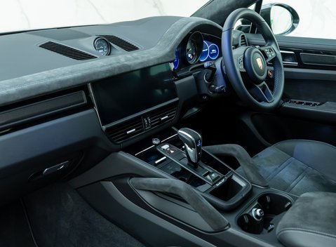 Porsche Cayenne Turbo GT 16