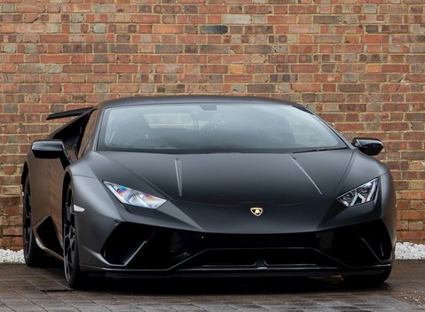 Lamborghini Huracan LP640-4 Performante 1