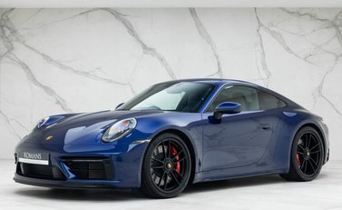 Porsche 911 Carrera GTS (992) 1