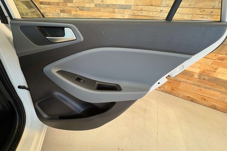 Hyundai i20 1.2 Blue Drive SE Hatchback 5dr Petrol Manual Euro 6 (s/s) (84 ps) 58