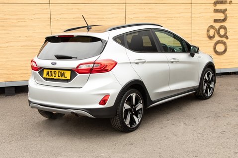 Ford Fiesta ACTIVE B AND O PLAY 2