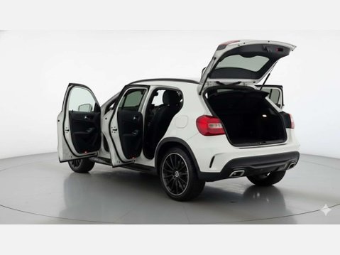 Mercedes-Benz GLA 2.1 GLA 200 AMG Line D 5dr 9