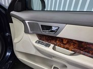 Jaguar XF 3.0d V6 Premium Luxury Saloon 4dr Diesel Auto Euro 5 (240 ps) 14