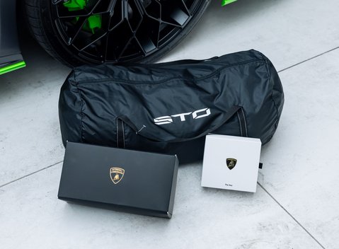 Lamborghini Huracan STO 48