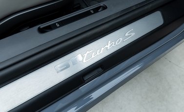 Porsche 911 Turbo S Cabriolet (992) 21