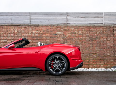 Ferrari California T HS 29