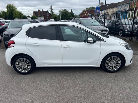 Peugeot 208 1.2 PureTech Allure Euro 6 5dr 7