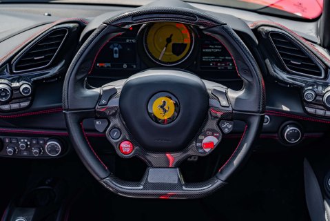 Ferrari 488 Spider 12