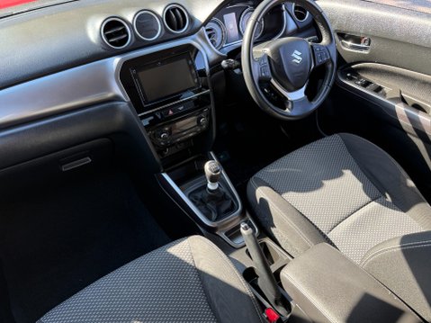 Suzuki Vitara SZ-T BOOSTERJET MHEV 19