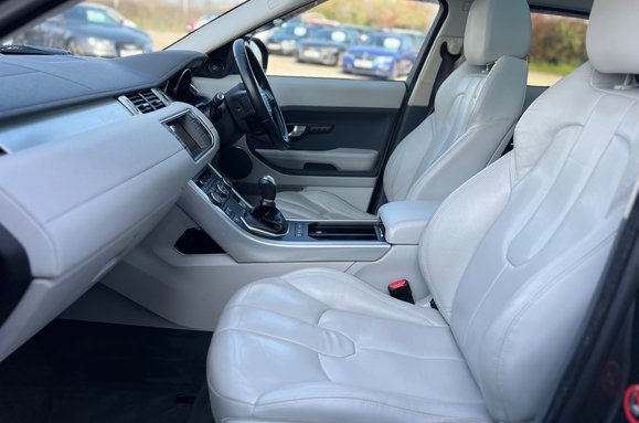 Land Rover Range Rover Evoque 2.2 SD4 PURE TECH PANORAMIC ROOF 26