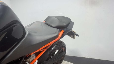 KTM Duke 2017 19K SPARES OR REPAIR PROJECT NAKED SUPERMOTO BIKE 125CC 20