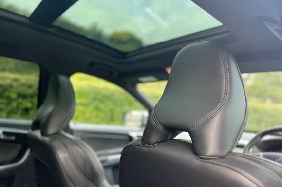 Volvo XC60 2.0 D4 R-DESIGN LUX NAV AUTO PAN ROOF 20