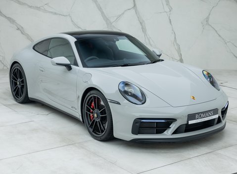 Porsche 911 Carrera 4 GTS (992) 8