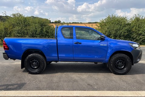 Toyota Hilux Active 4WD D-4D ECB Pickup 9