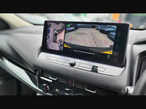 Nissan Qashqai DIG-T N-CONNECTA MHEV 28