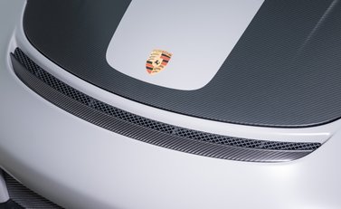 Porsche 911 GT2 RS (991) 31