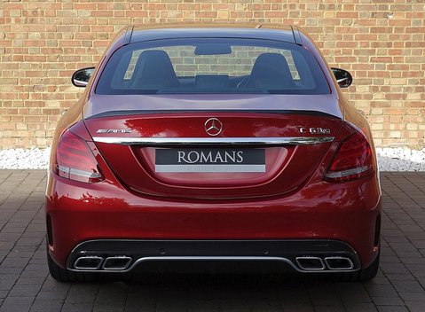 Mercedes-Benz C63 C63 S Saloon 22