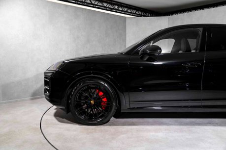 Porsche Cayenne GTS. WARRANTY. HUD. PANORAMIC ROOF. COMFORT ACCESS. BOSE. S/CHRONO. 9