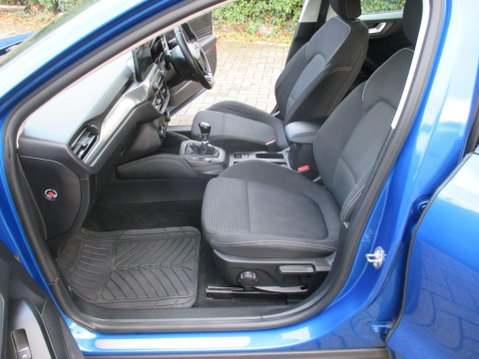 Ford Focus 1.0T EcoBoost Titanium Euro 6 (s/s) 5dr 28