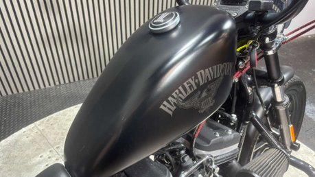 Harley-Davidson Sportster 883 XL883N IRON 2015 20K NEW MOT SERVICED CRUISER BIKE 15