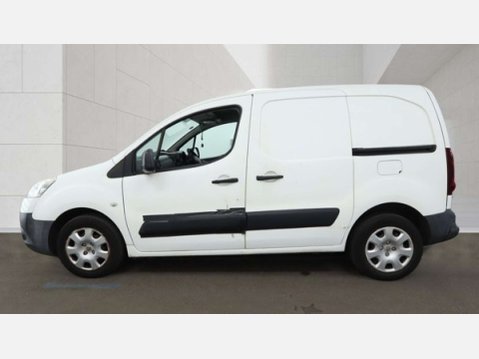 Peugeot Partner 1.6 eHDi 850 Professional Panel Van 4dr Diesel Manual L1 (s/s) (129 g/km, 9 8