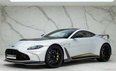 Aston Martin V12 Vantage 6