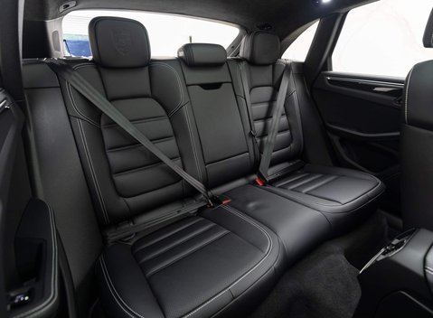 Porsche Macan TURBO PDK 8