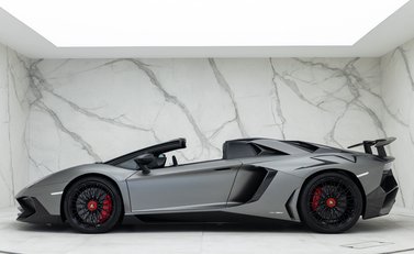 Lamborghini Aventador SV LP 750-4 Roadster 7