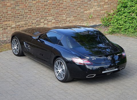 Mercedes-Benz SLS AMG 12