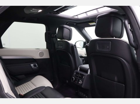 Land Rover Discovery 3.0 Discovery R-Dynamic SE D MHEV Auto 4WD 5dr 24