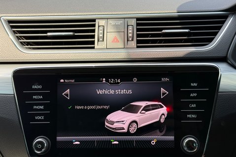 Skoda Superb SE TECHNOLOGY IV DSG - 11 SERVICES AT SKODA -HYBRID AUTOMATIC ESTATE 51