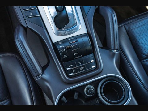 Porsche Cayenne GTS 68