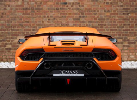 Lamborghini Huracan Performante 5
