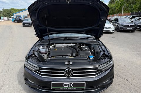 Volkswagen Passat SEL TSI EVO DSG - ONE OWNER - VAT QUALIFYING  61