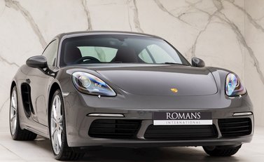 Porsche 718 Cayman 1