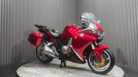 Honda VFR1200F VFR 1200 2014 ONLY 26K LUGGAGE NEW MOT WARRANTY TOURER 2