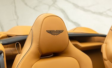 Aston Martin Vanquish Volante 15