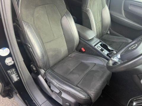 Volvo XC40 2.0 T4 R-Design Auto AWD Euro 6 (s/s) 5dr 9