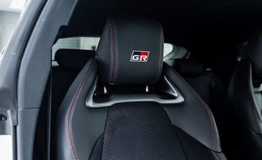 Toyota Yaris GR-Y CIRCUIT 16