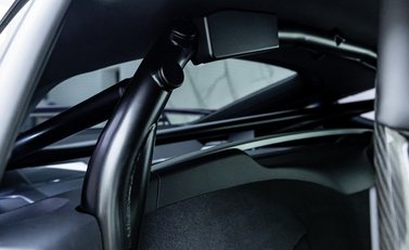Porsche Cayman GT4 (718) 13