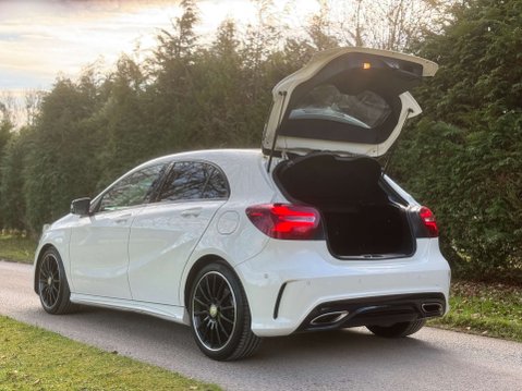 Mercedes-Benz A Class 1.6 A200 AMG Line (Premium Plus) Hatchback 5dr Petrol 7G-DCT Euro 6 (s/s) ( 29