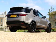 Land Rover Discovery 5