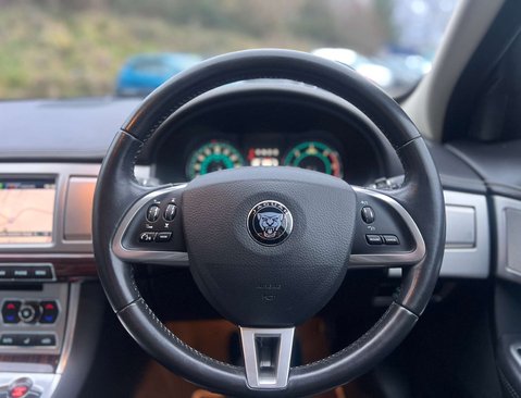 Jaguar XF 2.2d Portfolio Saloon 4dr Diesel Auto Euro 5 (s/s) (200 ps) 19